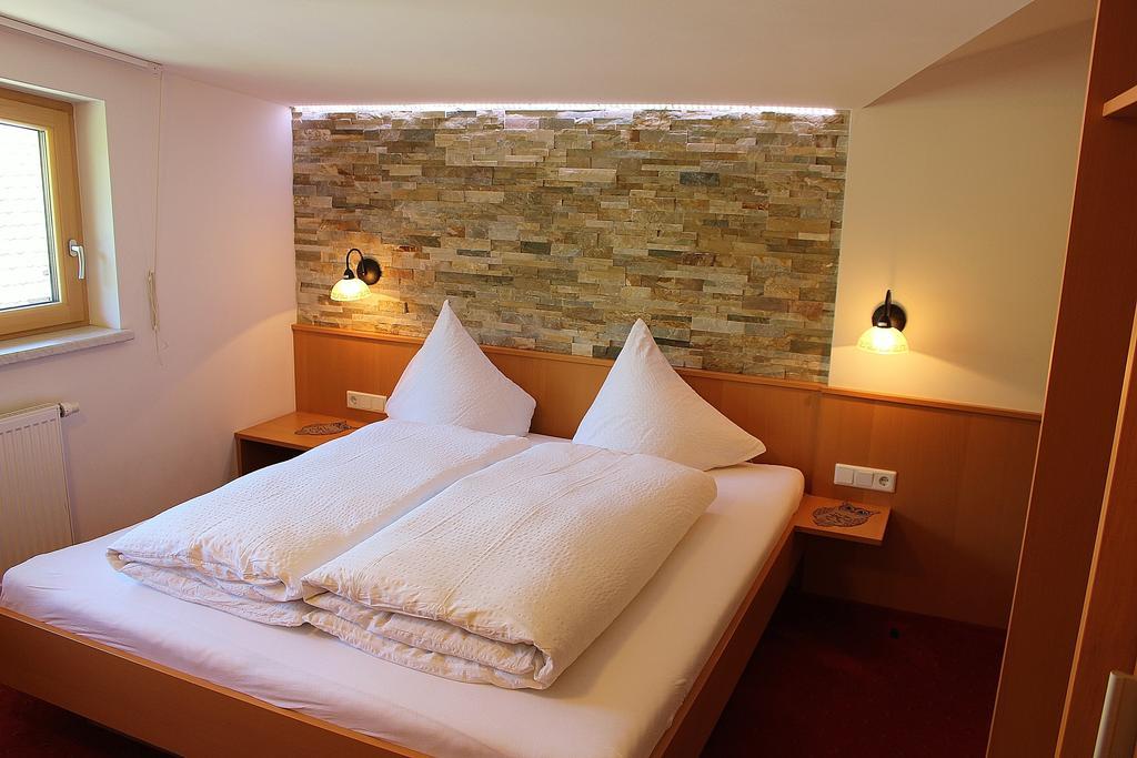 Haus Gisela Guest house Oetz
